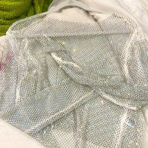 Mesh-beaded sparkle overlayer